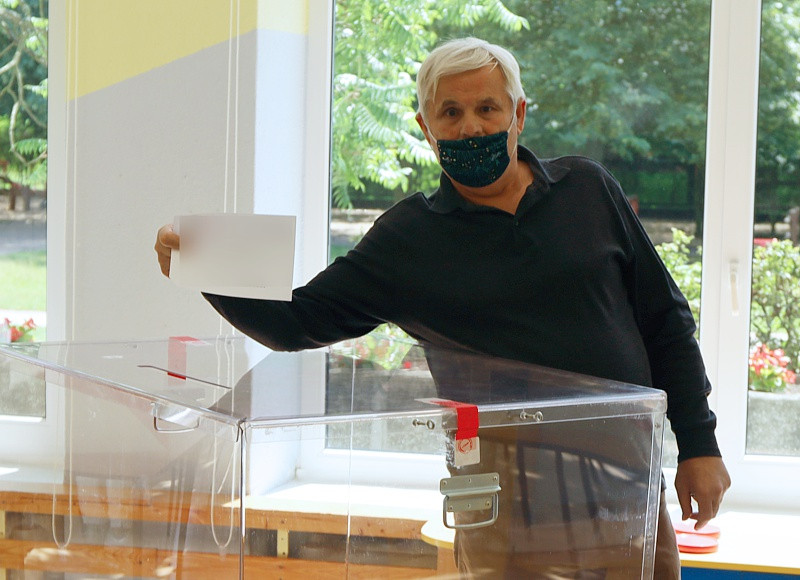 WYBORY. Policzanie wybierają prezydenta [foto]