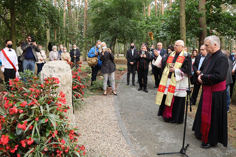 Głaz poświęcony bł. ks. J. Popiełuszce w Parku Solidarności [foto]