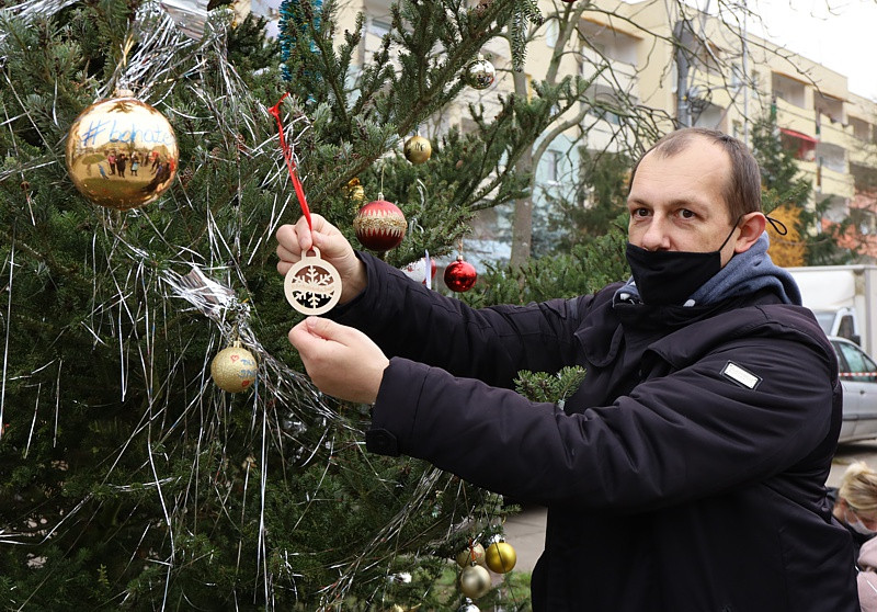 Bombki #bohaterskaInga zawisły na choince