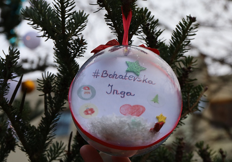 Bombki #bohaterskaInga zawisły na choince