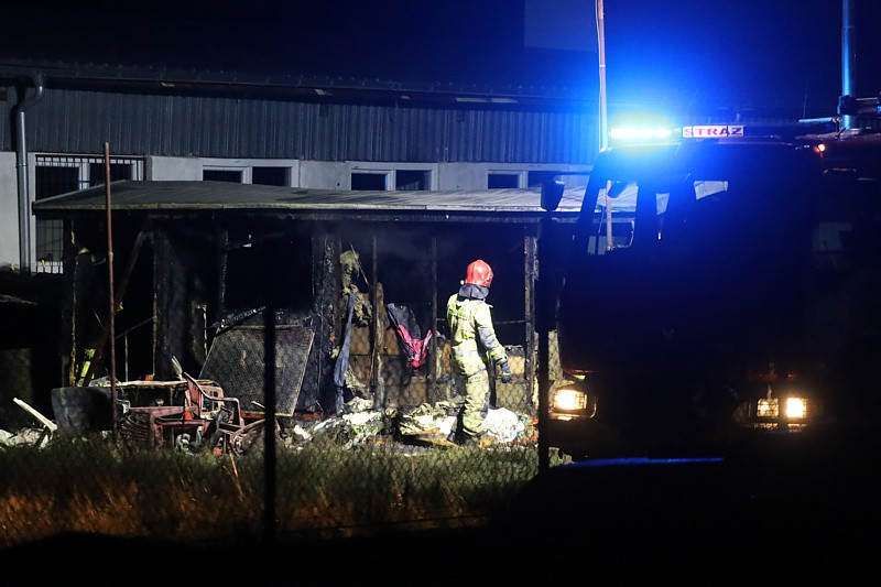 Pożar w Siedlicach, jedna osoba zginęła [foto]