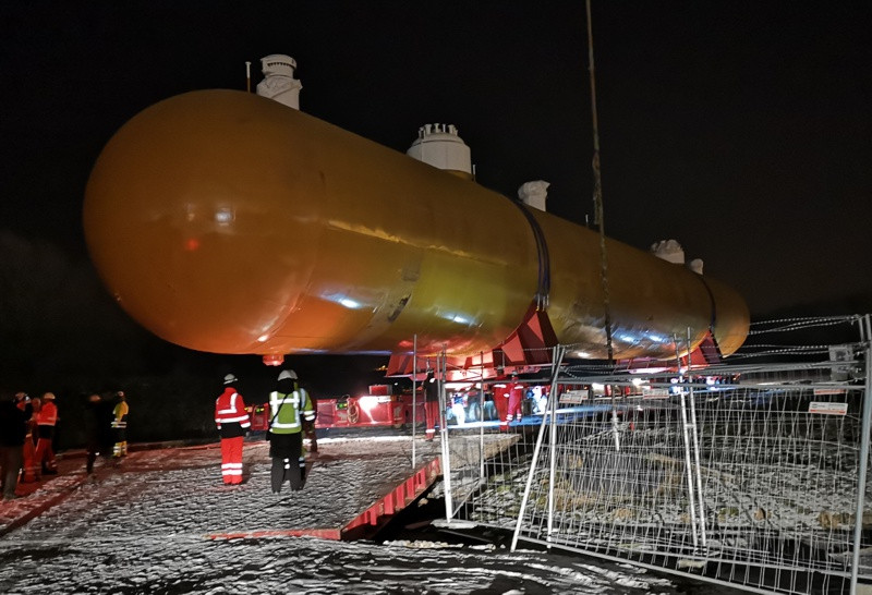 Transport kolosa ulicami Polic [foto/wideo]