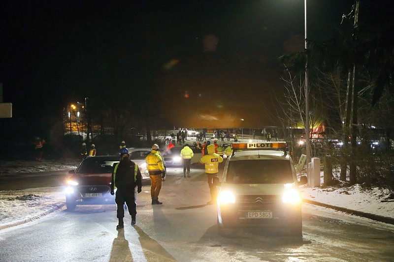 Transport kolosa ulicami Polic [foto/wideo]