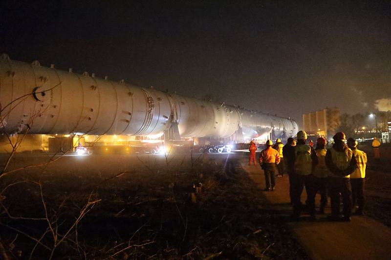 900-tonowy aparat przejechał ulicami Polic [foto]