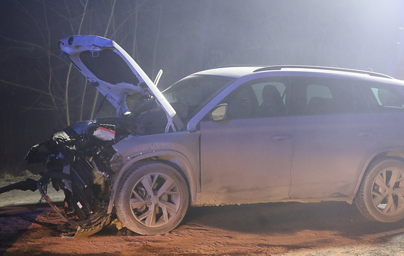 Wypadek z udziałem dwóch osobówek i busa [foto]
