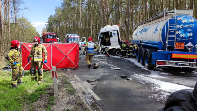 Śmiertelny wypadek w Trzeszczynie, zginęła kobieta [foto]