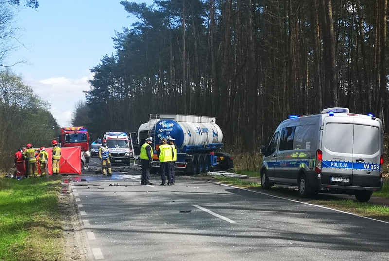 Śmiertelny wypadek w Trzeszczynie, zginęła kobieta [foto]