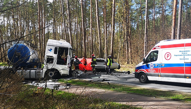 Śmiertelny wypadek w Trzeszczynie, zginęła kobieta [foto]