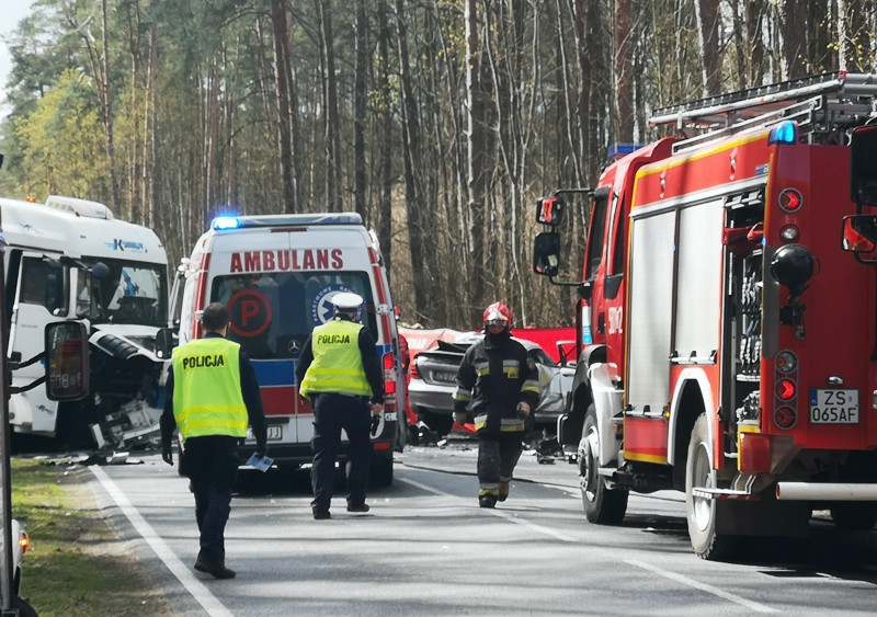 Śmiertelny wypadek w Trzeszczynie, zginęła kobieta [foto]