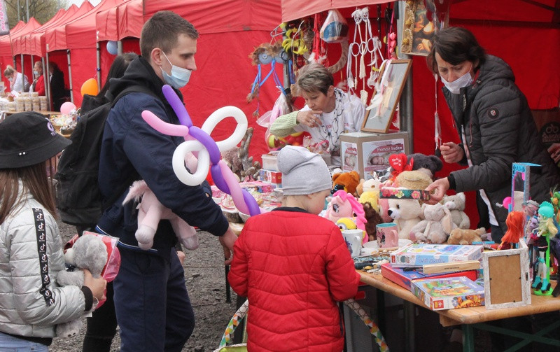 Ingusiowy Bazarek - smakołyki, rękodzieło, atrakcje dla dzieci [foto]