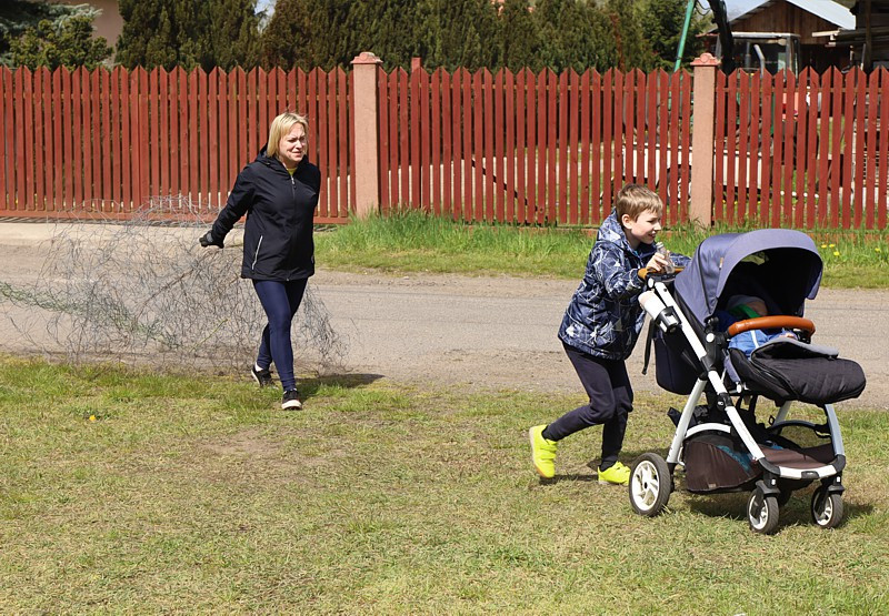 Ponad tonę śmieci zebrano podczas wiejskich porządków w Niekłończycy