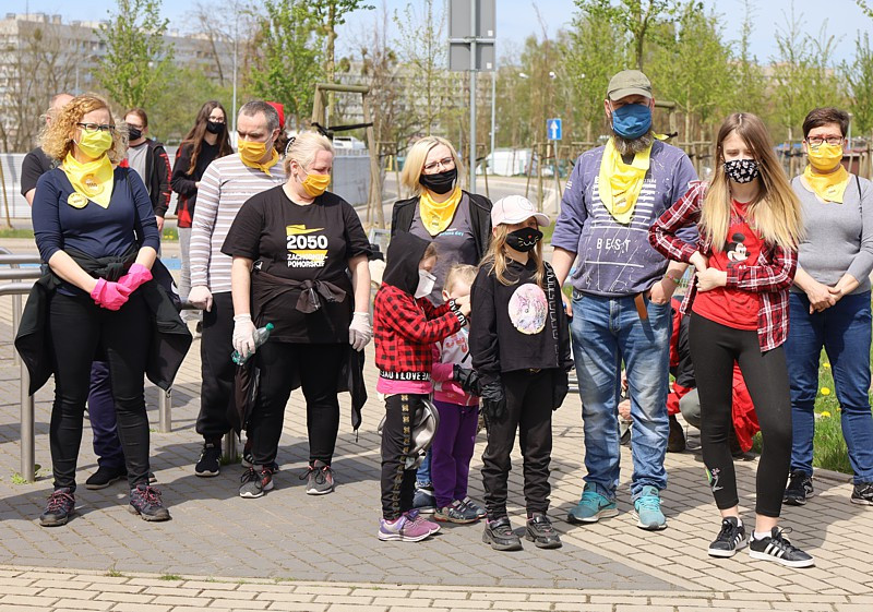 Posprzątali las przy ul. Okulickiego w Policach [foto]