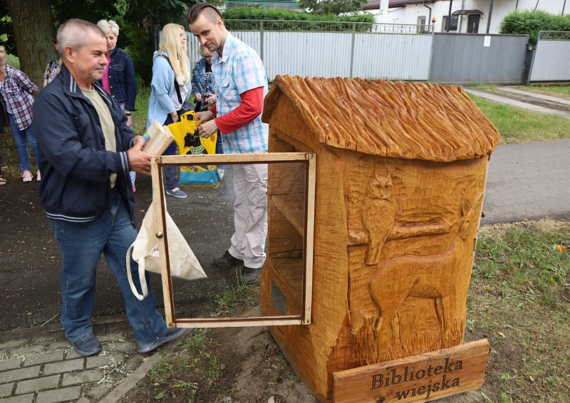 Leśna Biblioteka Wiejska w Niekłończycy ma swojego patrona