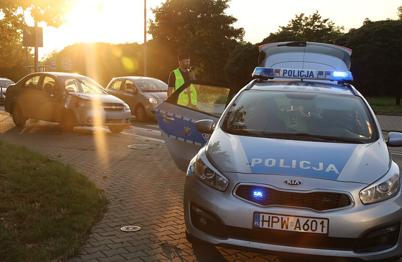 Zderzenie aut na ul. Piłsudskiego w Policach [foto]