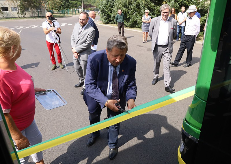 Nowe autobusy hybrydowe w komunikacji miejskiej [foto]