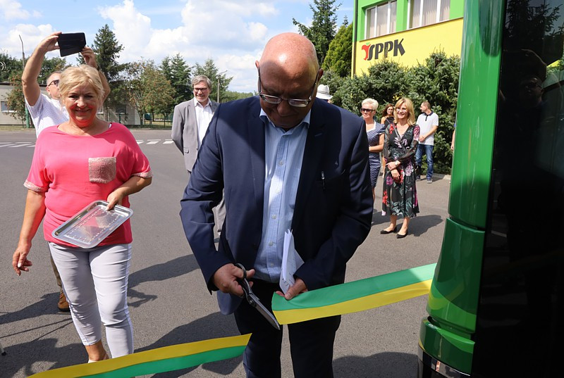 Nowe autobusy hybrydowe w komunikacji miejskiej [foto]