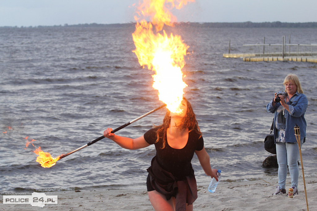Noc Świętojańska na trzebieskiej plaży