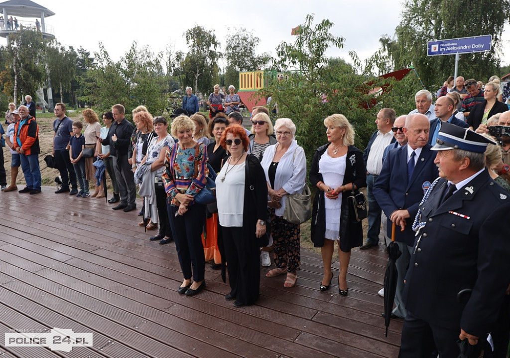 W Trzebieży otwarto promenadę im. Aleksandra Doby
