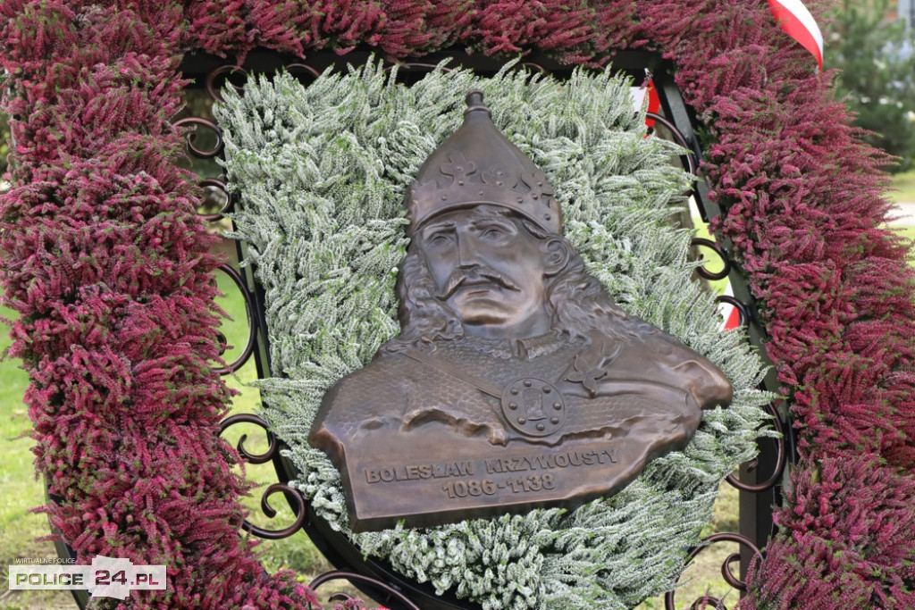 Odsłonięcie płaskorzeźby Bolesława Krzywoustego