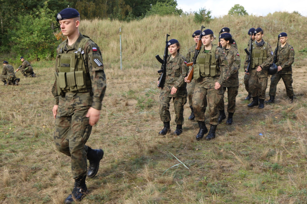 Uczą się jak być policjantem, strażakiem, żołnierzem