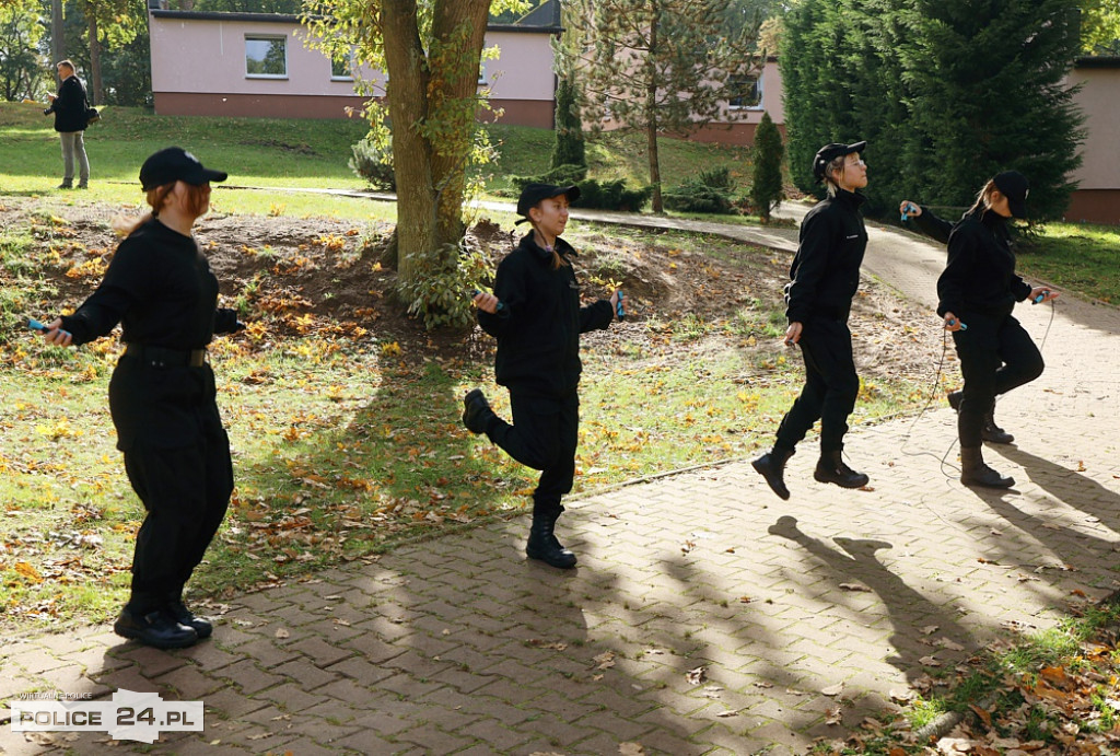 Uczą się jak być policjantem, strażakiem, żołnierzem