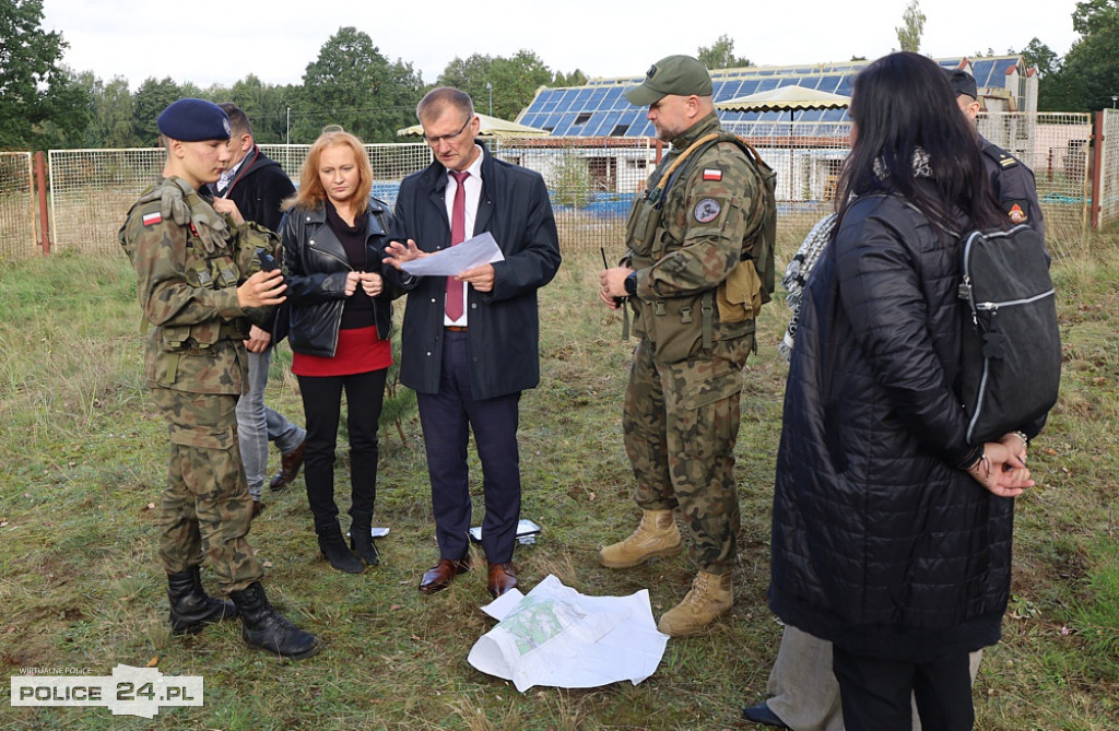 Uczą się jak być policjantem, strażakiem, żołnierzem