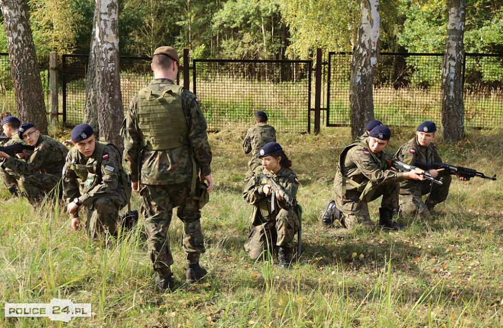 Uczą się jak być policjantem, strażakiem, żołnierzem