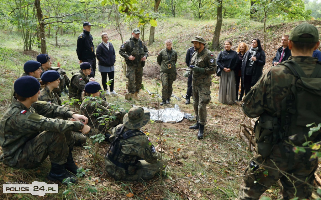 Uczą się jak być policjantem, strażakiem, żołnierzem