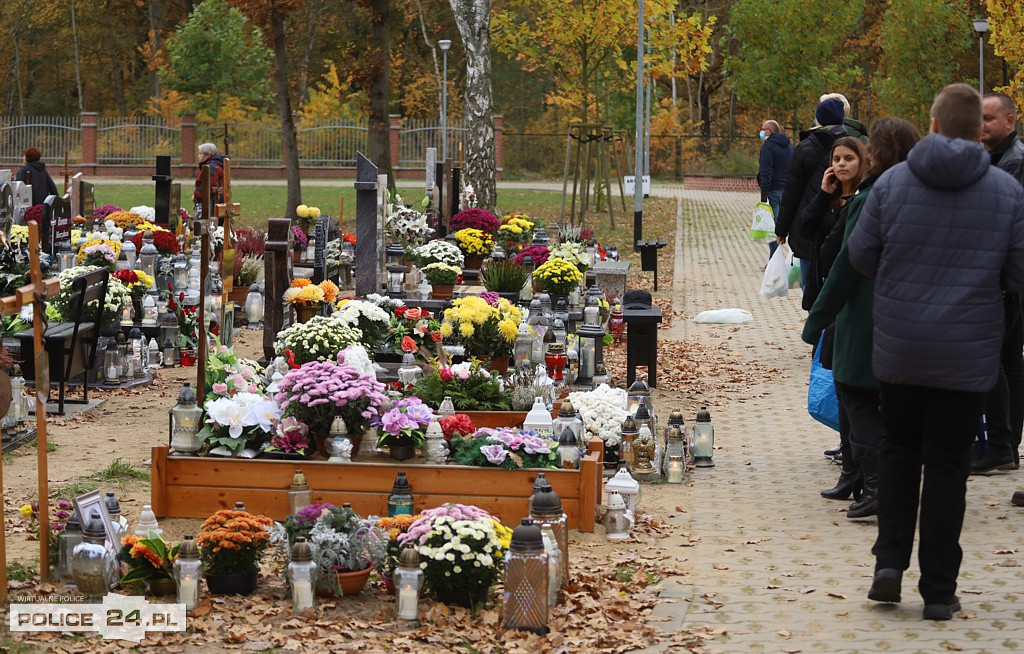 Wszystkich Świętych na polickim cmentarzu