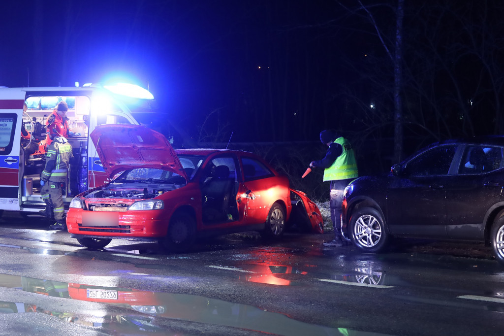 Zderzenie dwóch aut na ul. Kuźnickiej w Policach