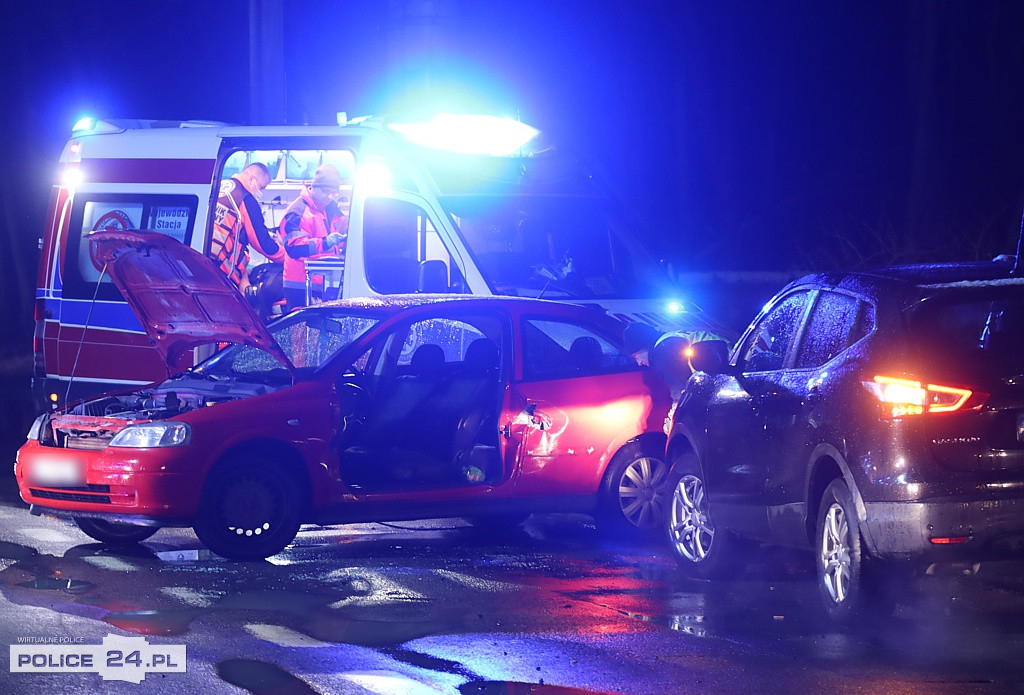 Zderzenie dwóch aut na ul. Kuźnickiej w Policach