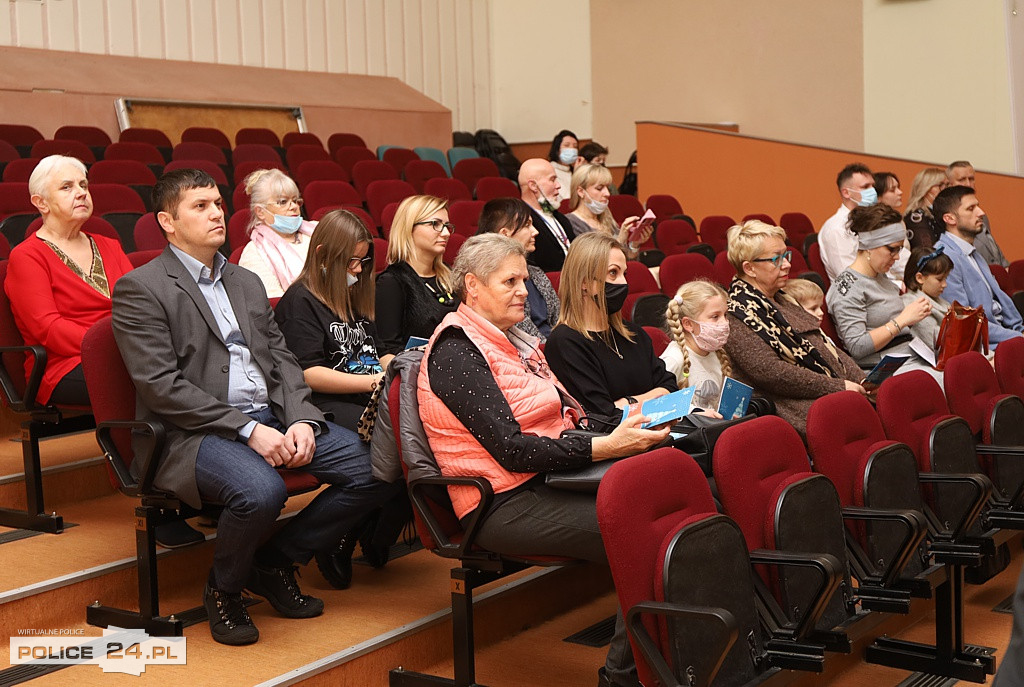 Kolędy i pastorałki zabrzmiały w polickim MOK