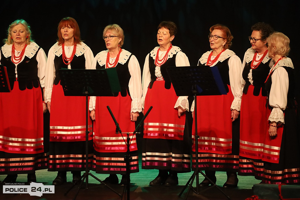 Kolędy i pastorałki zabrzmiały w polickim MOK