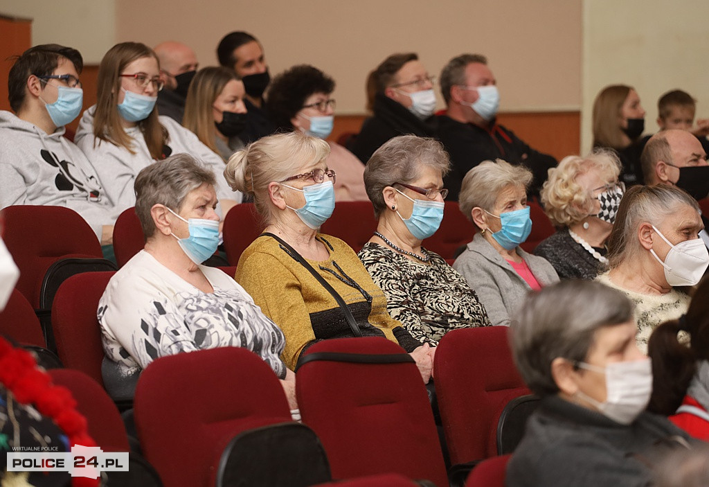 Kolędy i pastorałki zabrzmiały w polickim MOK