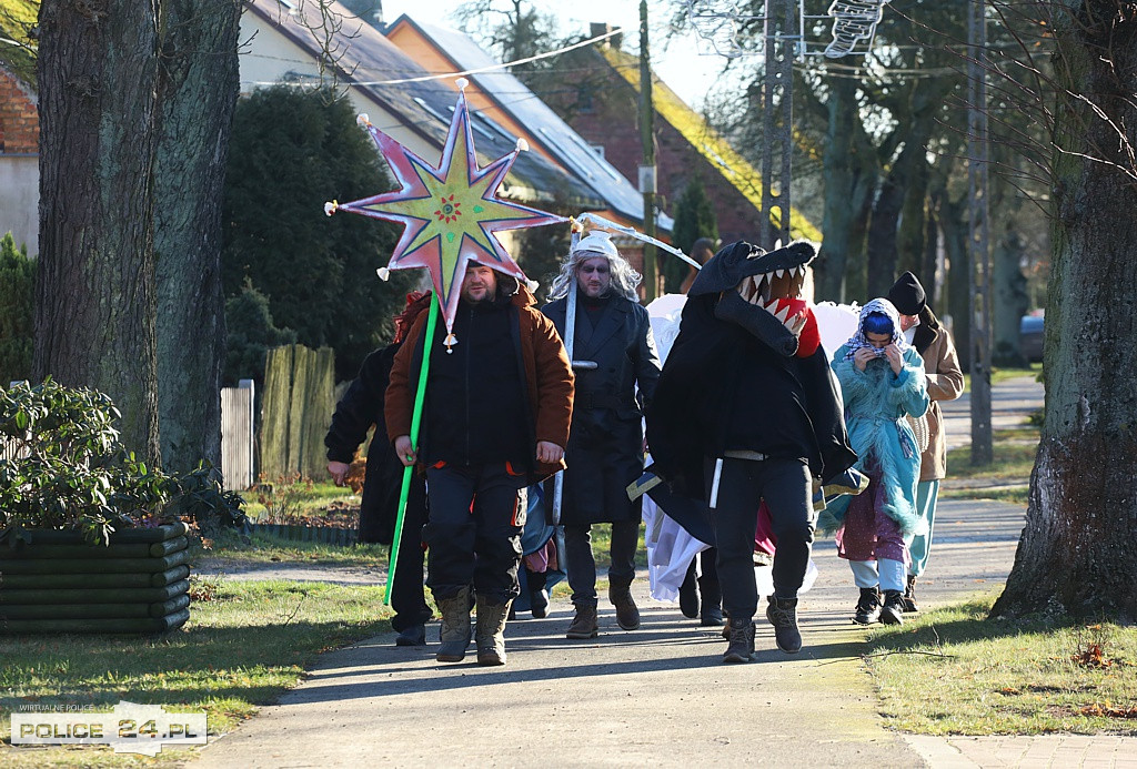 W Niekłończycy przywracają tradycję kolędowania