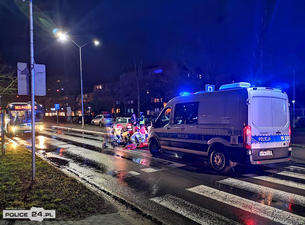 Dwie osoby potrącone na przejściu dla pieszych w Policach