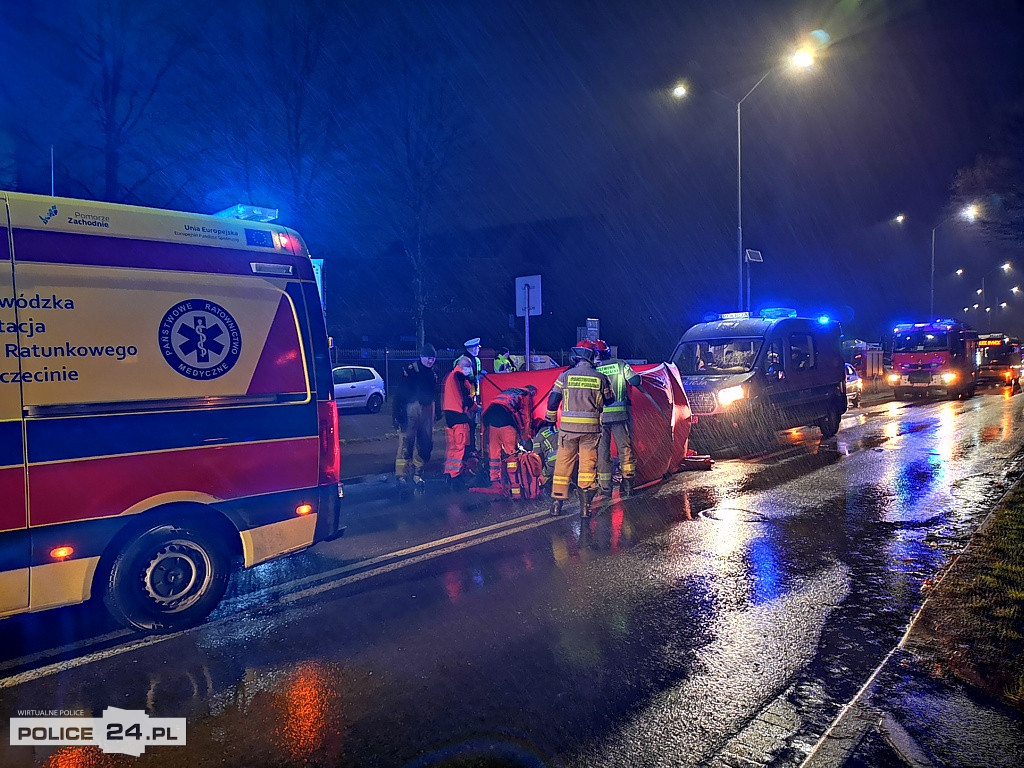 Dwie osoby potrącone na przejściu dla pieszych w Policach