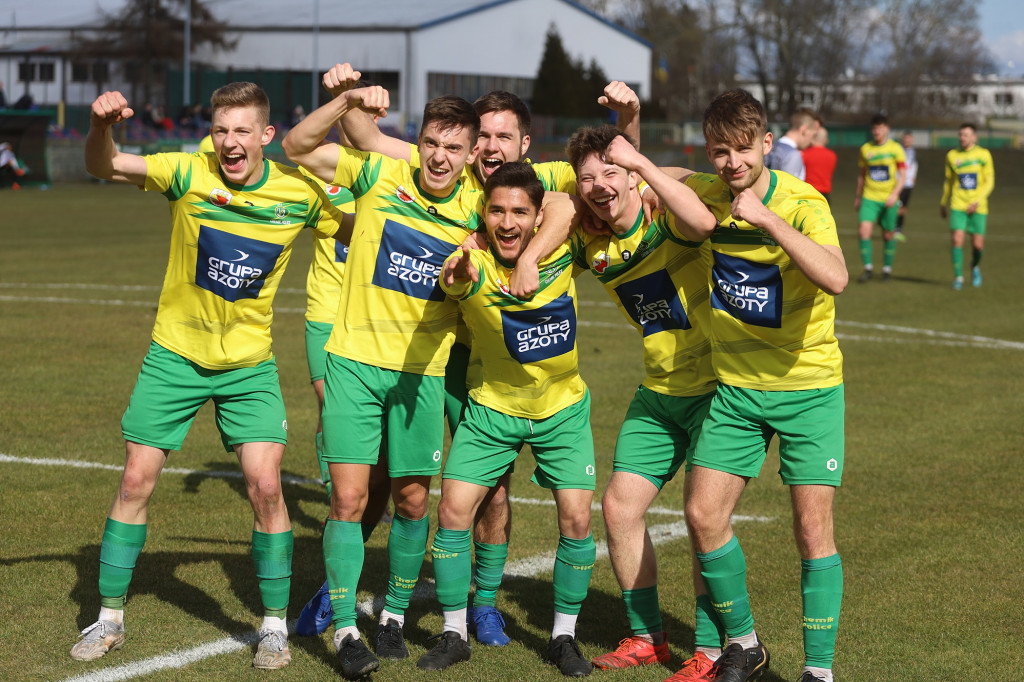 Chemik Police wygrywa z Iną Goleniów