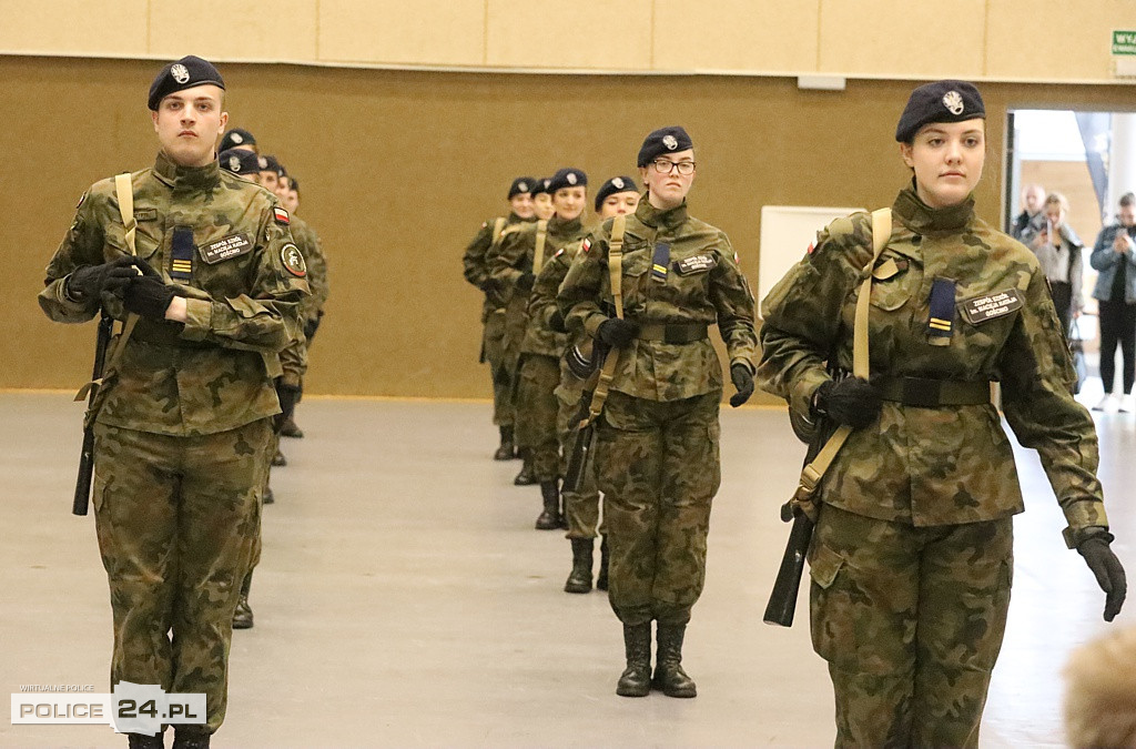 Police. Zachodniopomorski Przegląd Musztry Klas Mundurowych