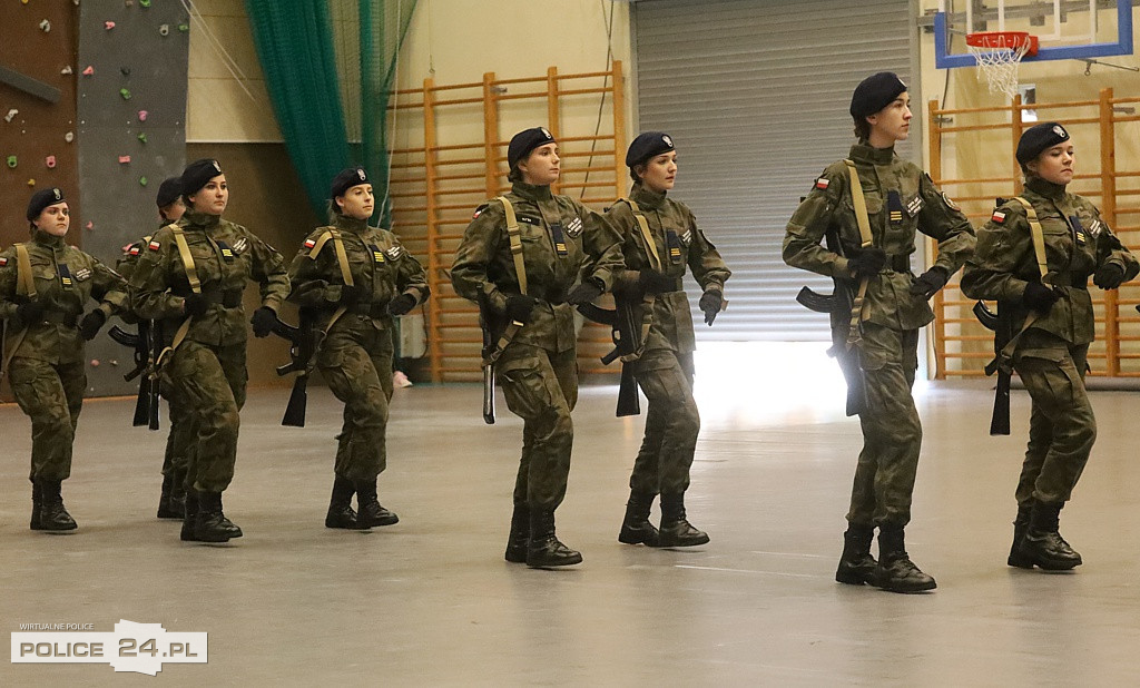 Police. Zachodniopomorski Przegląd Musztry Klas Mundurowych