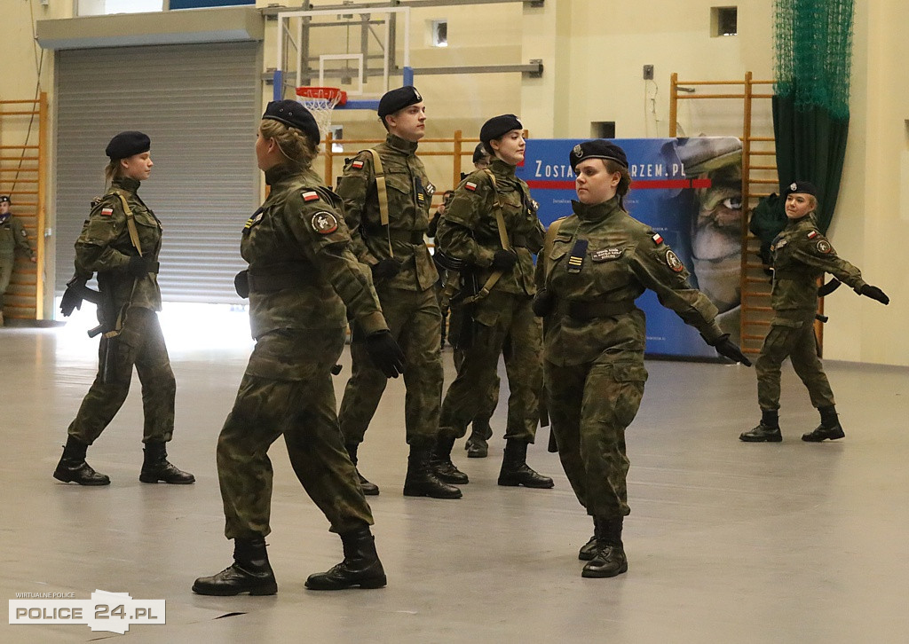 Police. Zachodniopomorski Przegląd Musztry Klas Mundurowych