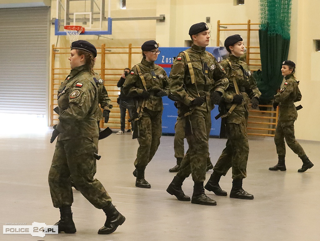Police. Zachodniopomorski Przegląd Musztry Klas Mundurowych
