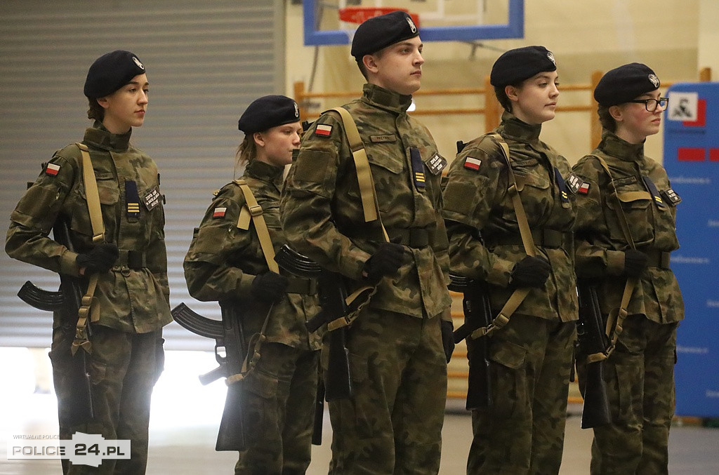 Police. Zachodniopomorski Przegląd Musztry Klas Mundurowych