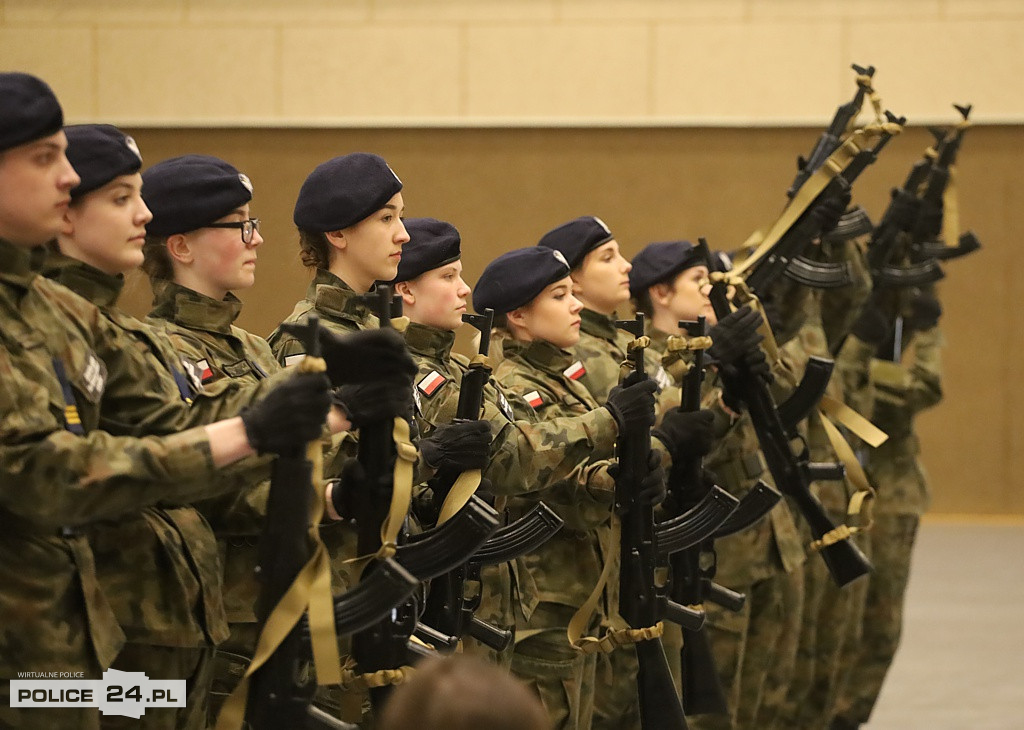 Police. Zachodniopomorski Przegląd Musztry Klas Mundurowych