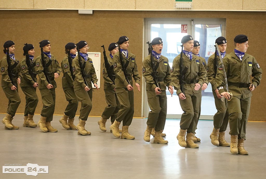 Police. Zachodniopomorski Przegląd Musztry Klas Mundurowych