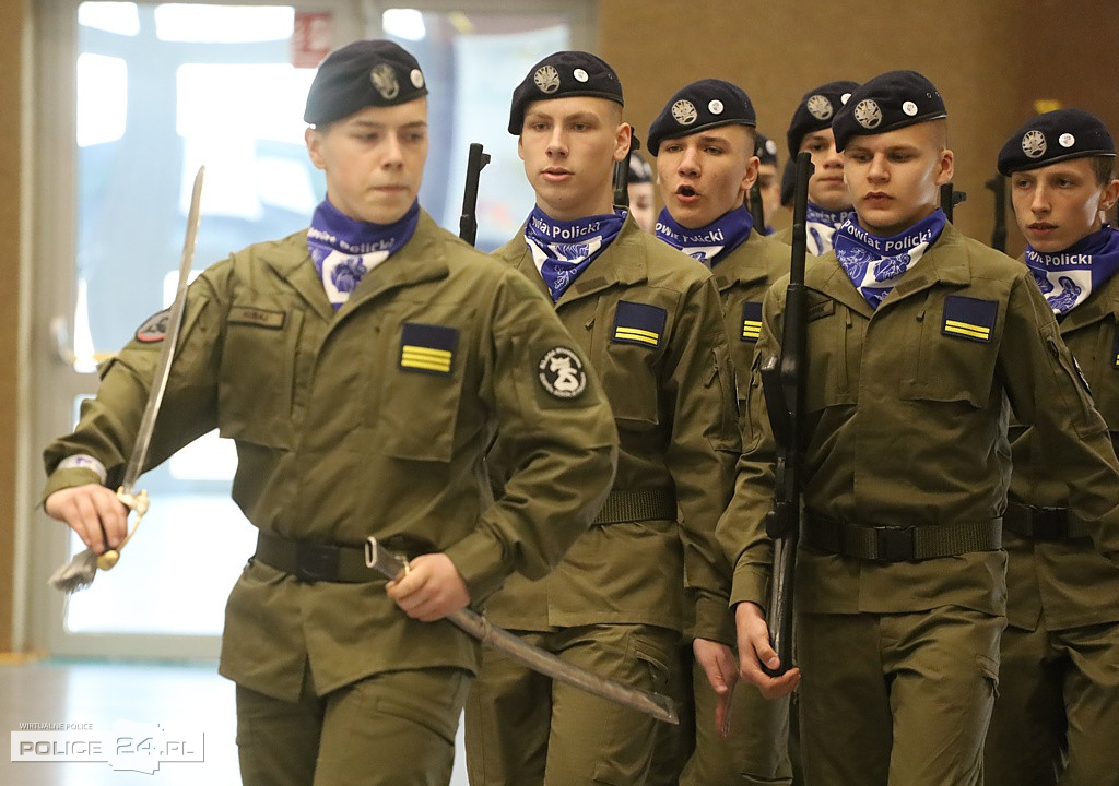 Police. Zachodniopomorski Przegląd Musztry Klas Mundurowych