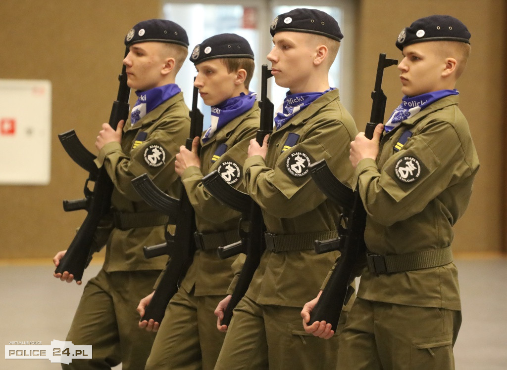 Police. Zachodniopomorski Przegląd Musztry Klas Mundurowych