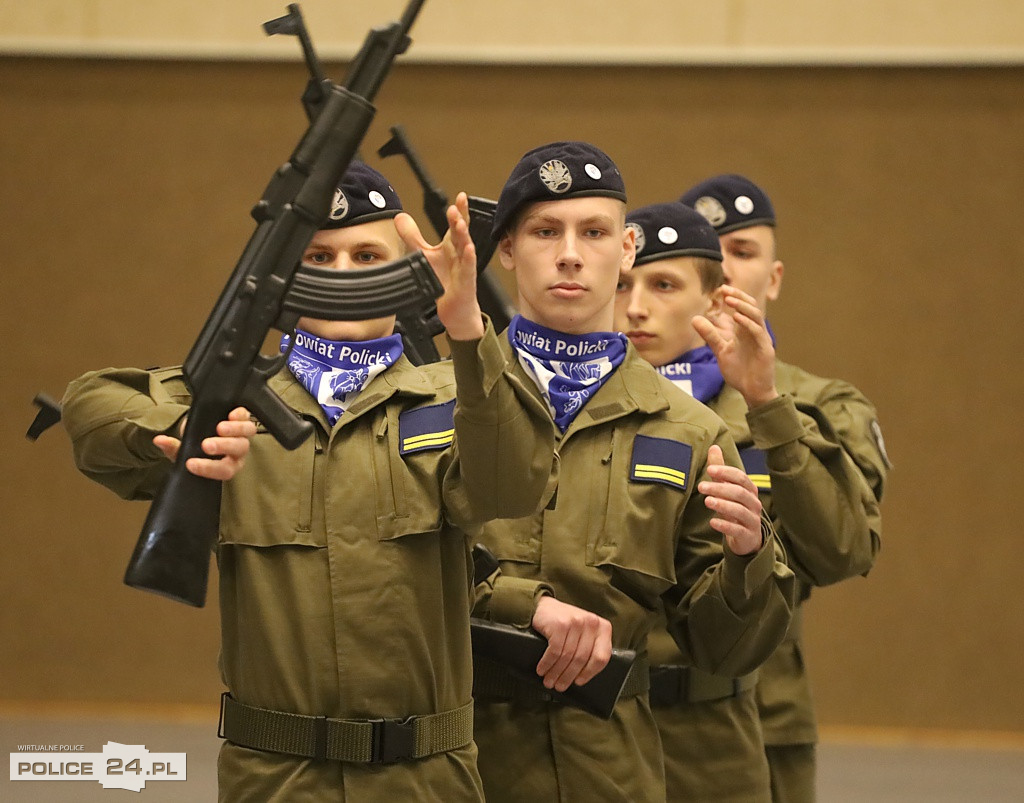Police. Zachodniopomorski Przegląd Musztry Klas Mundurowych
