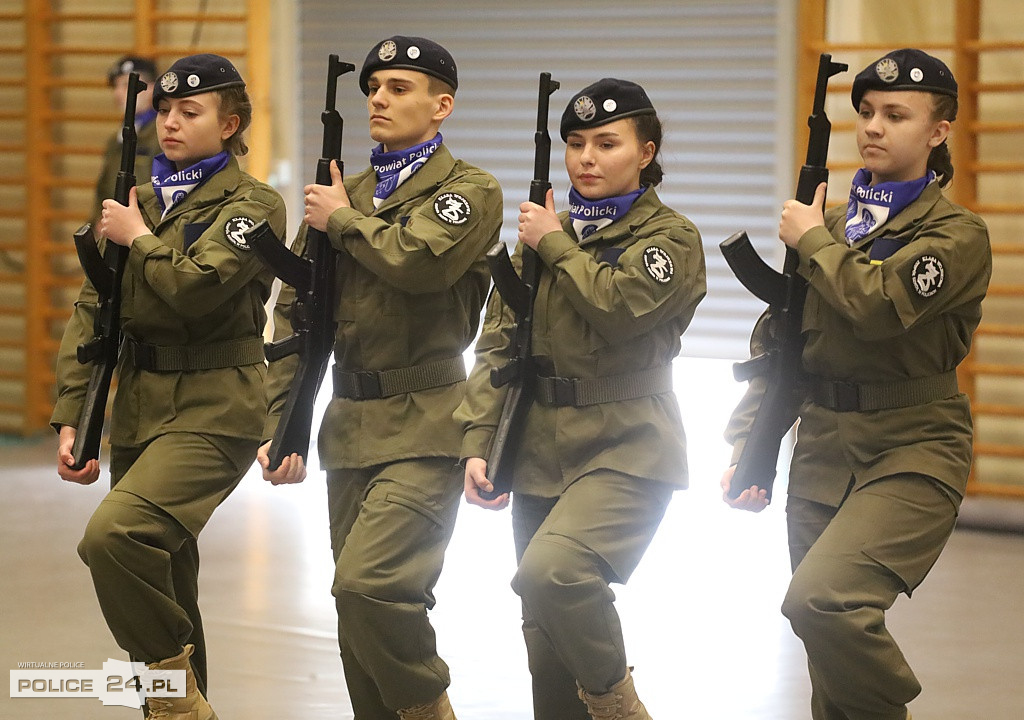 Police. Zachodniopomorski Przegląd Musztry Klas Mundurowych