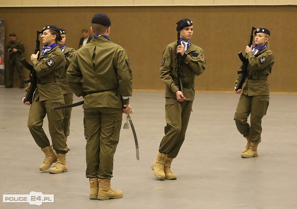 Police. Zachodniopomorski Przegląd Musztry Klas Mundurowych